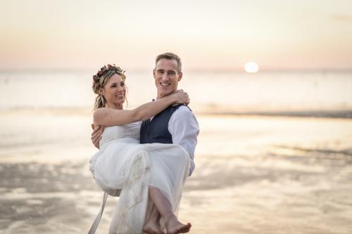 mariage sur le sable du bassin